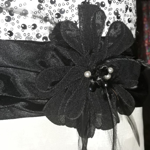 A short City Triangles prom dress with poofy skirt - Picture 4 of 8